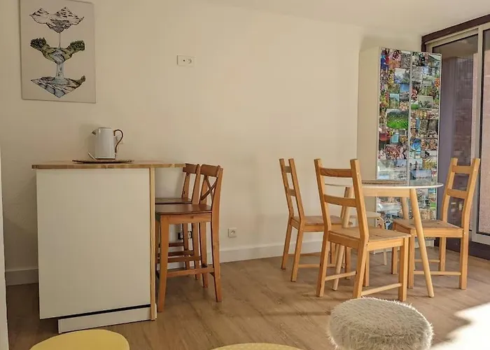 Agreable Dans Calme Sous Les Pins * 拉卡诺